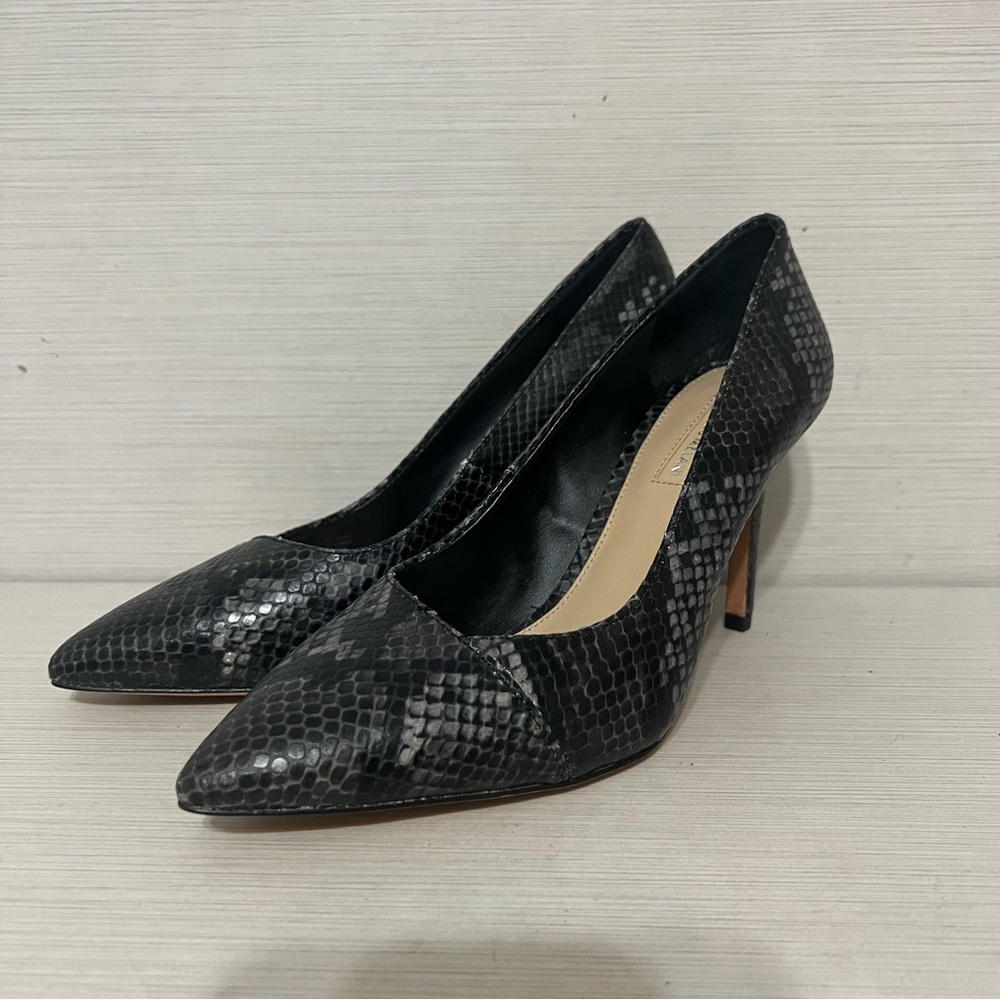 Antonio Melani Magness Pumps Snake Print
